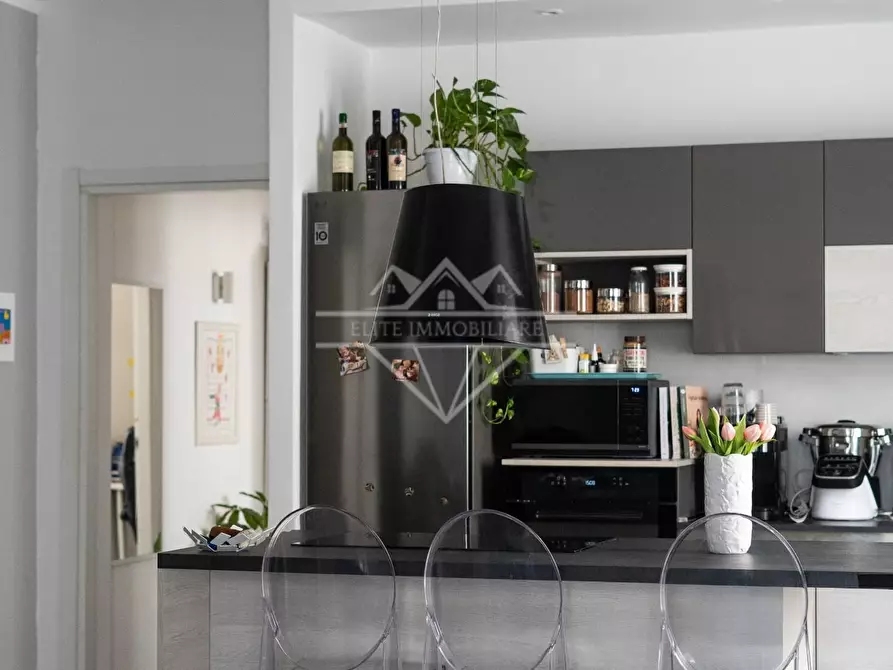 Immagine 42 di Appartamento in vendita  a Carrara