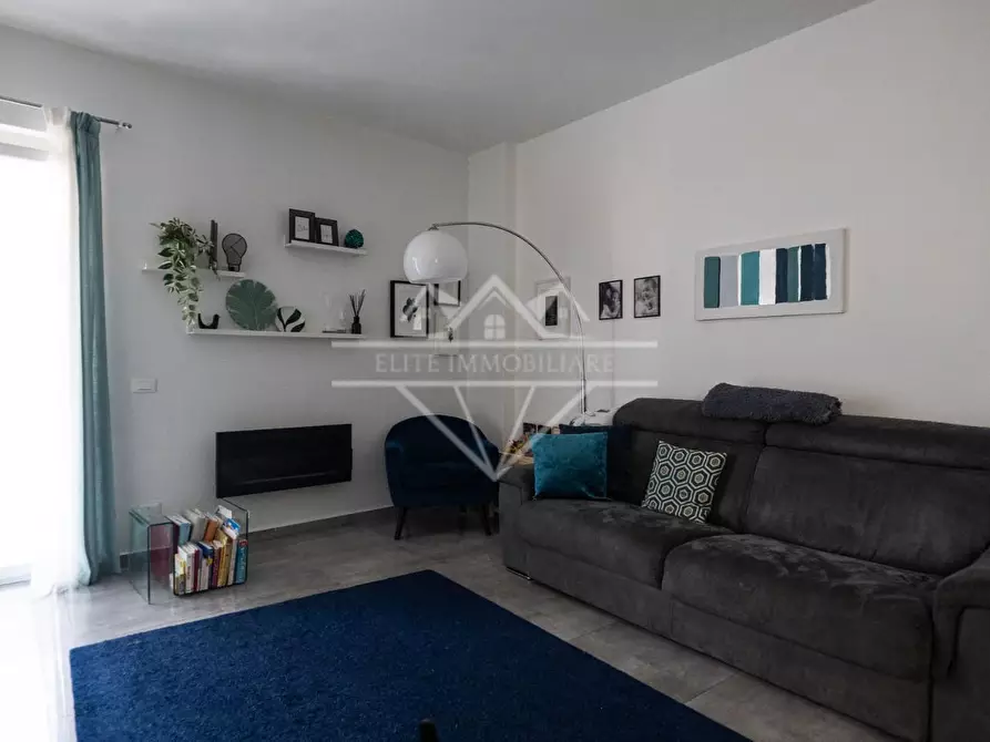 Immagine 7 di Appartamento in vendita  a Carrara