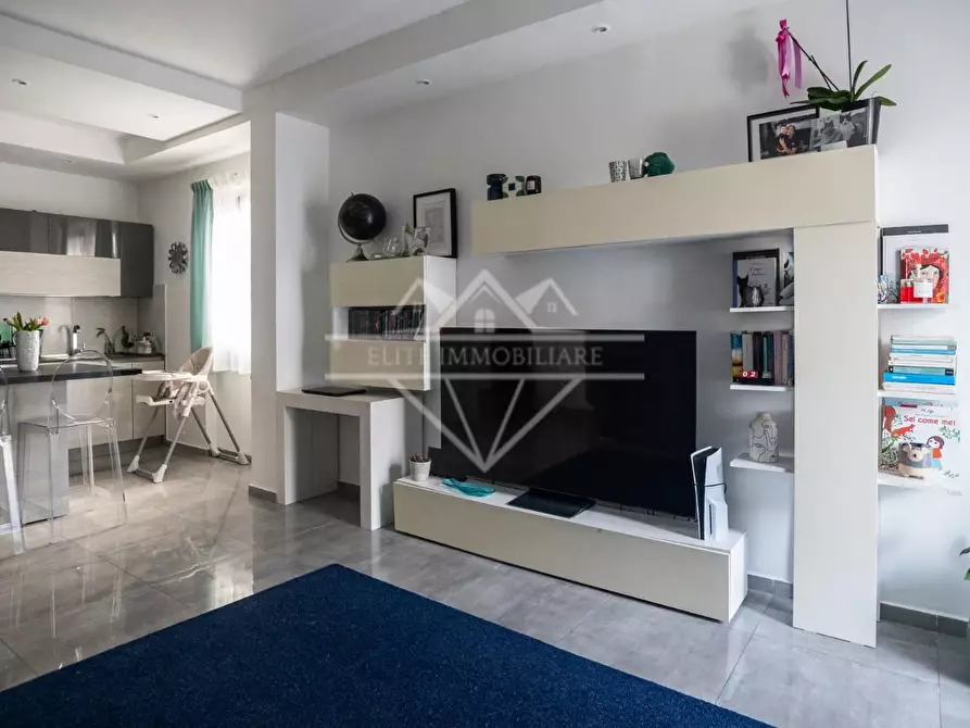 Immagine 9 di Appartamento in vendita  a Carrara