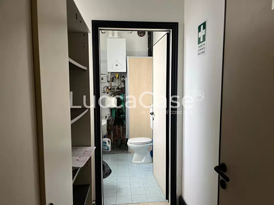 Immagine 9 di Attività artigianale in vendita  a Lucca