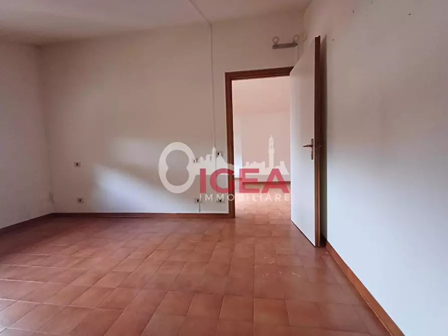 Immagine 23 di Mansarda in vendita  a Siena