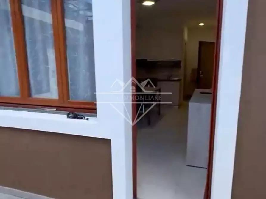 Immagine 7 di Appartamento in affitto  a Massa