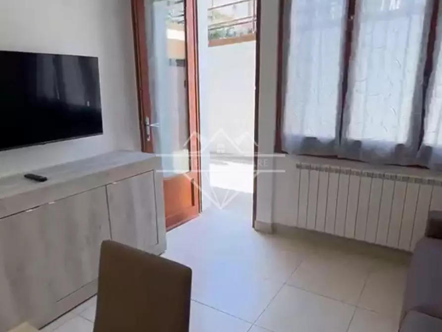 Immagine 2 di Appartamento in affitto  a Massa