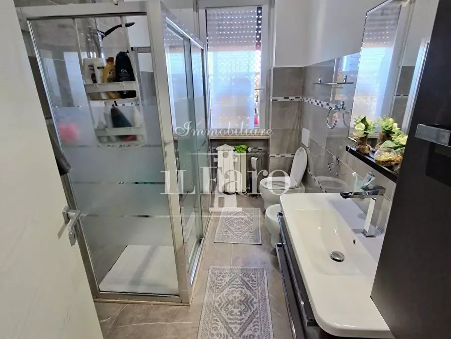 Immagine 17 di Appartamento in vendita  a Campi Bisenzio