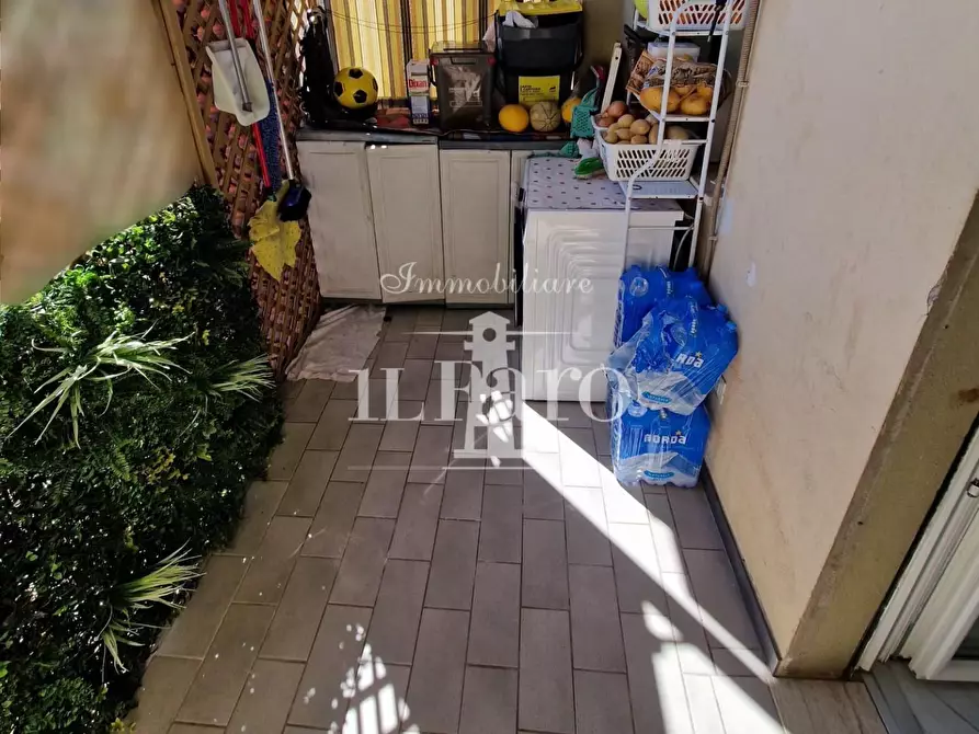 Immagine 19 di Appartamento in vendita  a Campi Bisenzio