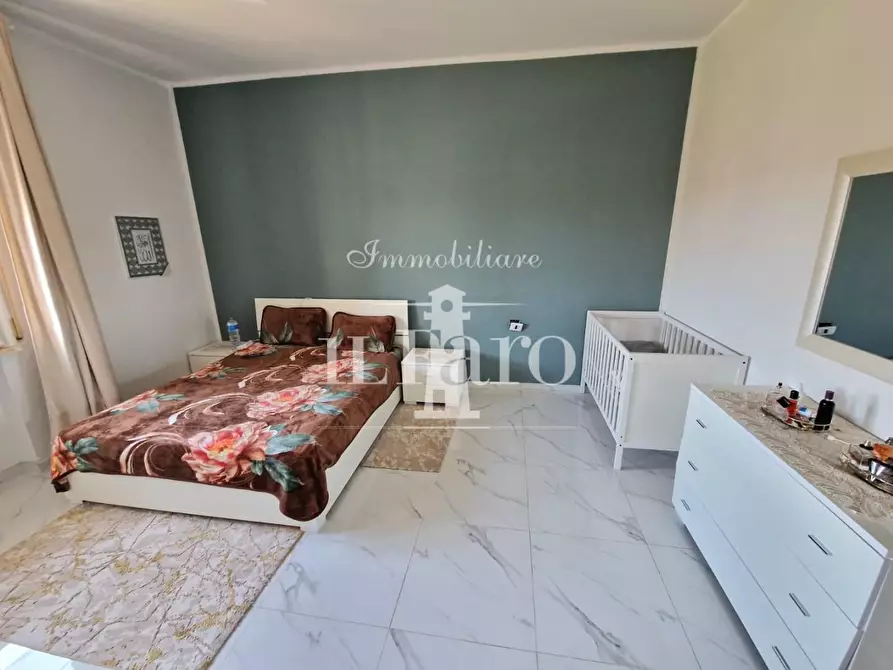 Immagine 10 di Appartamento in vendita  a Campi Bisenzio