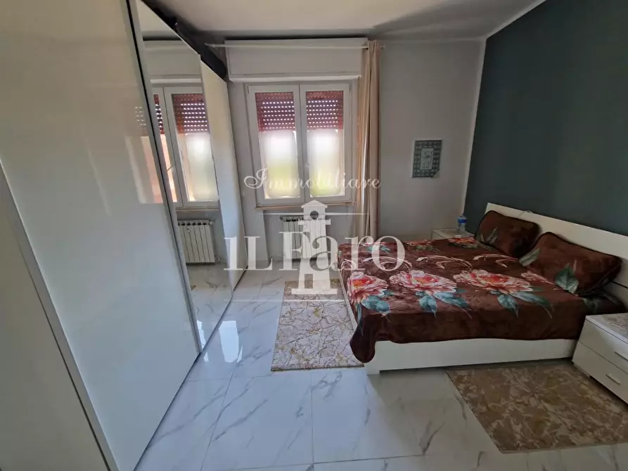 Immagine 11 di Appartamento in vendita  a Campi Bisenzio