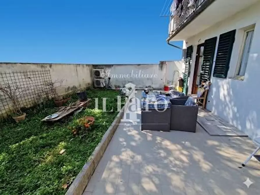 Immagine 2 di Appartamento in vendita  a Firenze