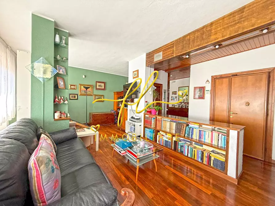 Immagine 4 di Appartamento in vendita  a Cecina