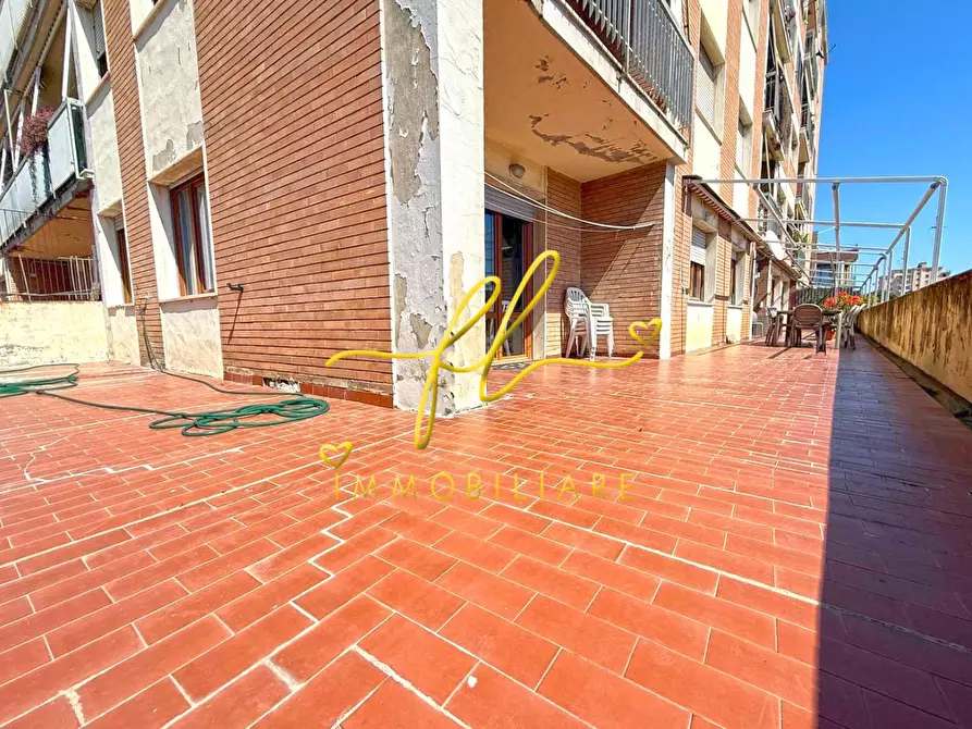 Immagine 42 di Appartamento in vendita  a Cecina