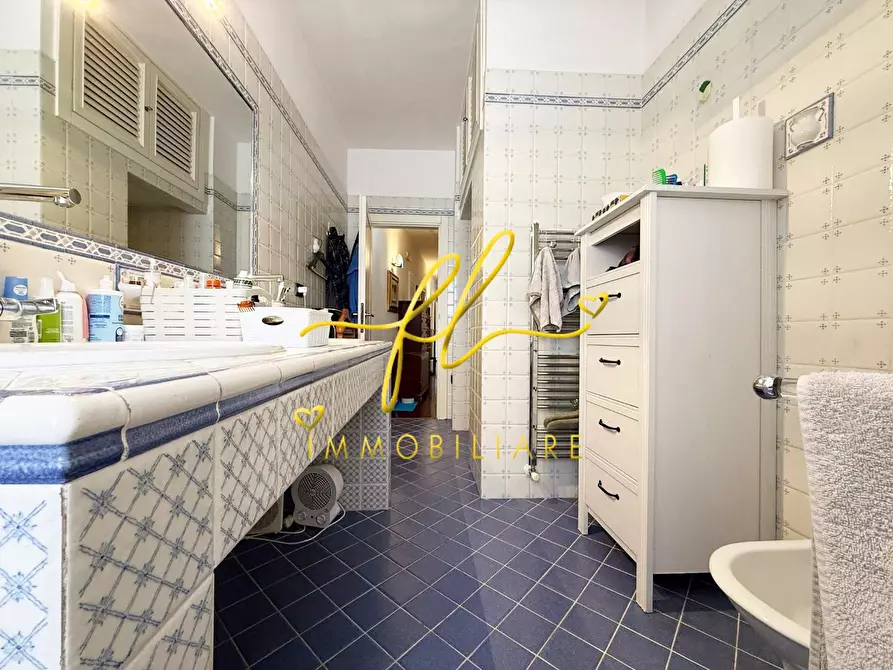 Immagine 25 di Appartamento in vendita  a Cecina