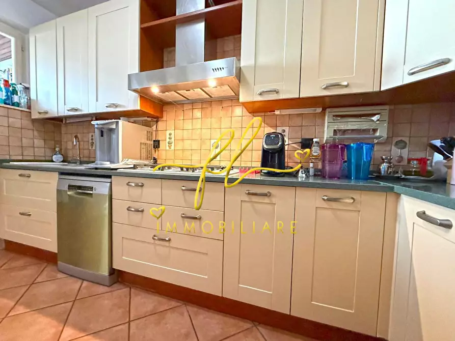 Immagine 13 di Appartamento in vendita  a Cecina