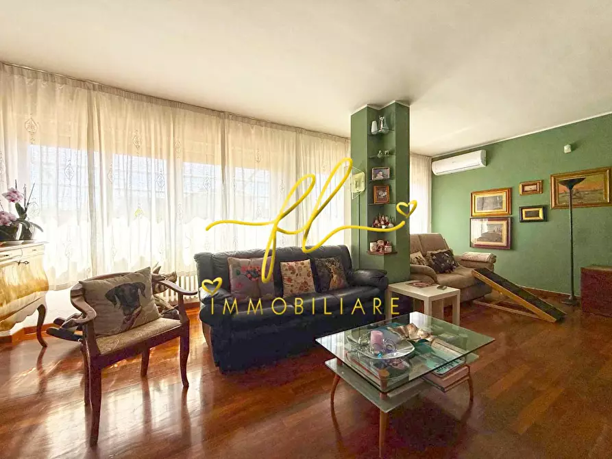 Immagine 1 di Appartamento in vendita  a Cecina