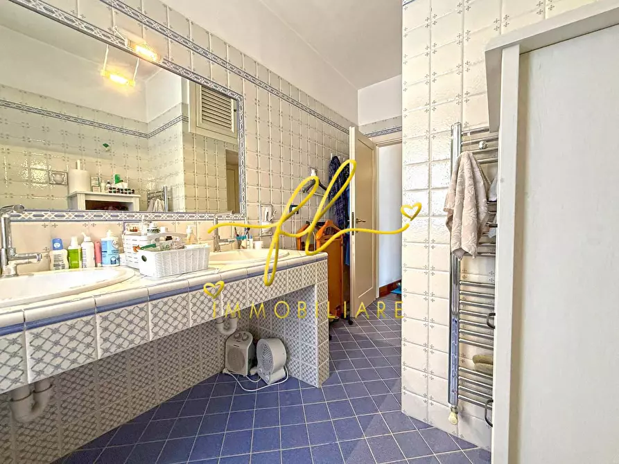 Immagine 21 di Appartamento in vendita  a Cecina