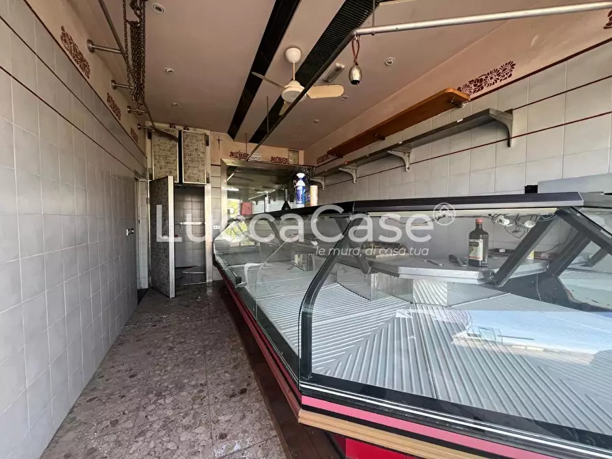 Immagine 3 di Locale commerciale in vendita  a Capannori