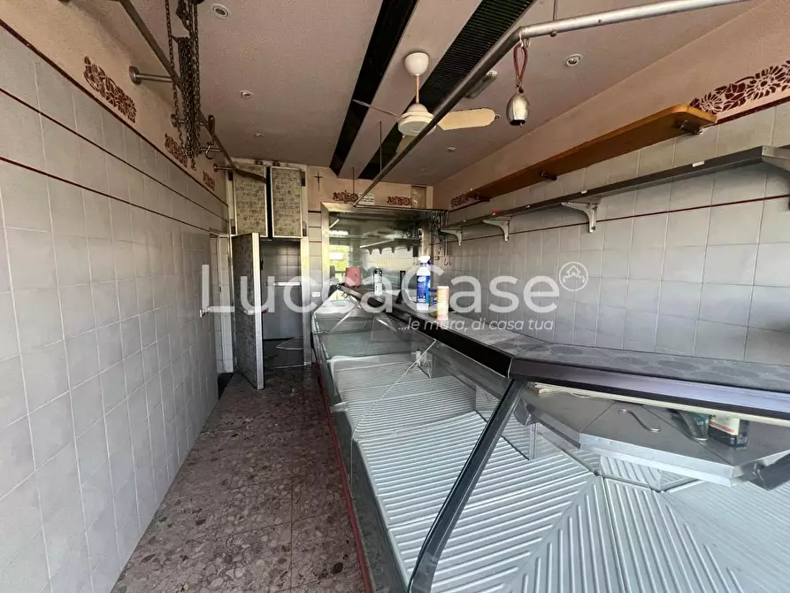 Immagine 2 di Locale commerciale in vendita  a Capannori