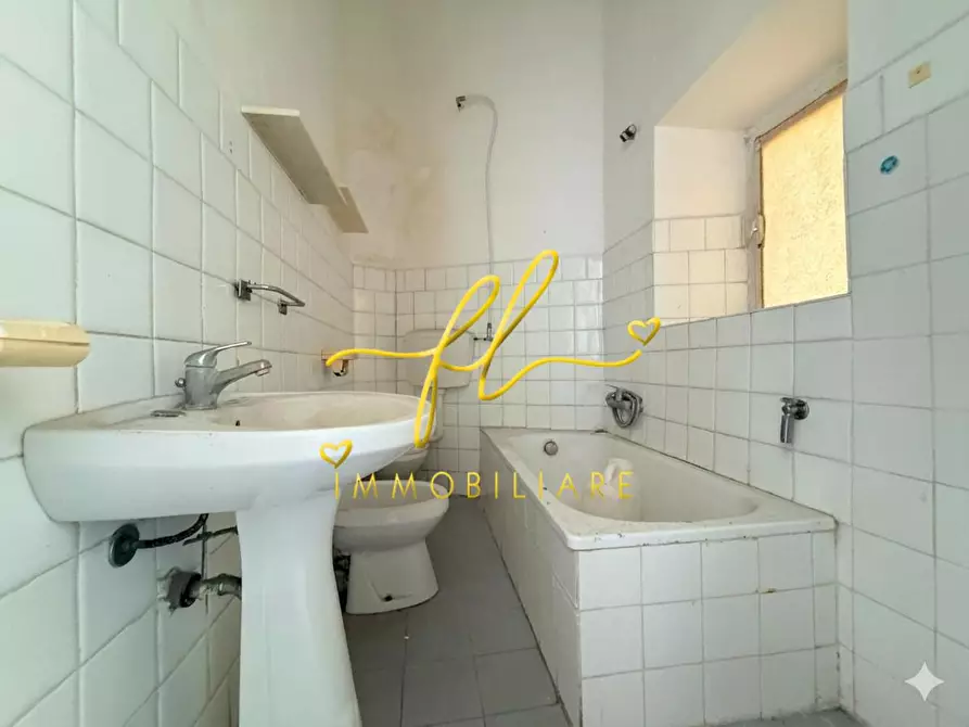 Immagine 14 di Appartamento in vendita  a Livorno