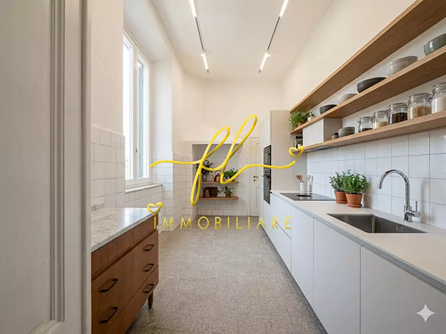 Immagine 2 di Appartamento in vendita  a Livorno