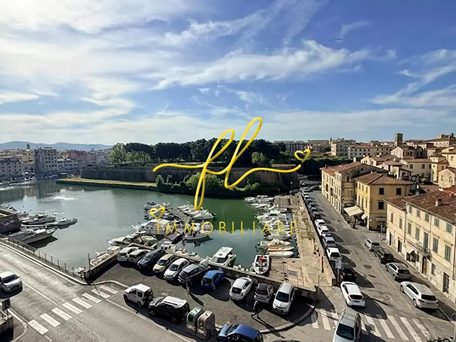 Immagine 16 di Appartamento in vendita  a Livorno