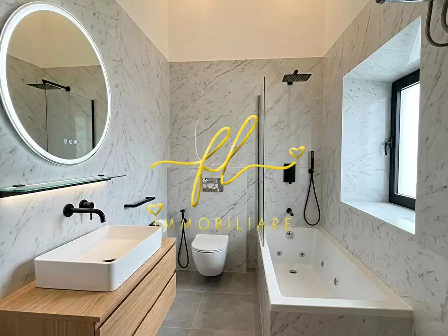 Immagine 7 di Appartamento in vendita  a Livorno