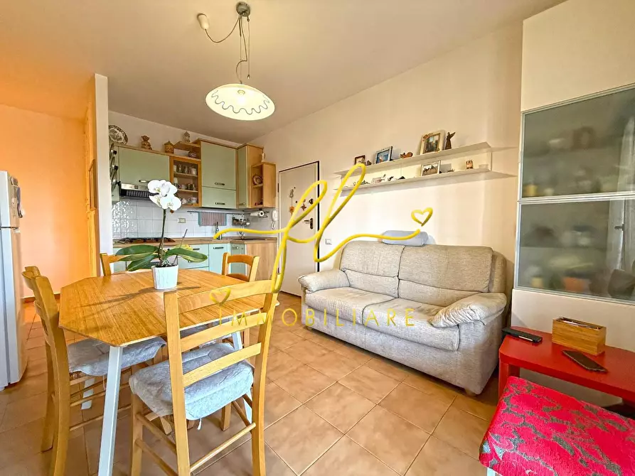 Immagine 4 di Appartamento in vendita  a Cecina