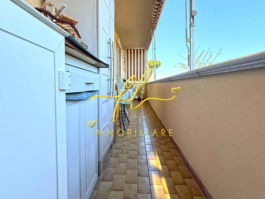 Immagine 3 di Appartamento in vendita  a Cecina