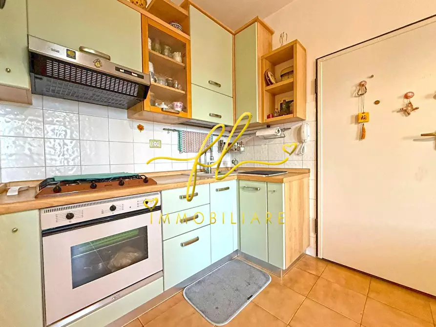 Immagine 5 di Appartamento in vendita  a Cecina