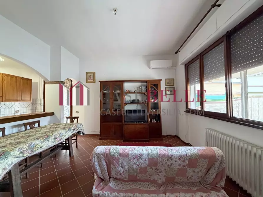 Immagine 2 di Appartamento in vendita  a Camaiore