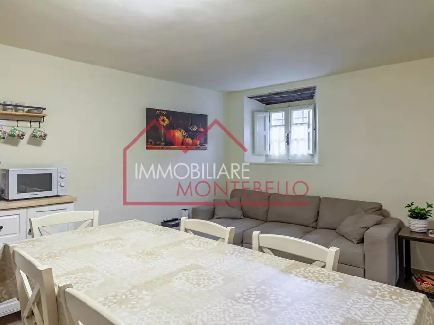 Immagine 13 di Casa colonica in vendita  a Camaiore