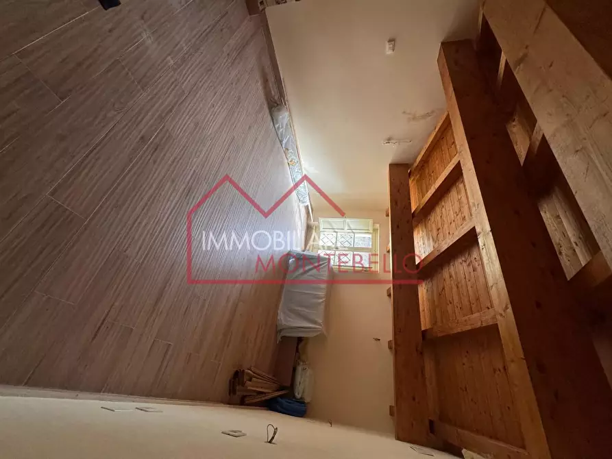 Immagine 36 di Casa colonica in vendita  a Camaiore