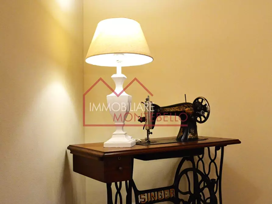 Immagine 26 di Casa colonica in vendita  a Camaiore