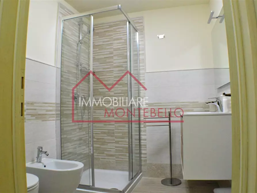 Immagine 9 di Casa colonica in vendita  a Camaiore