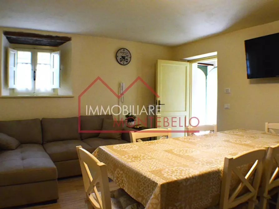 Immagine 12 di Casa colonica in vendita  a Camaiore