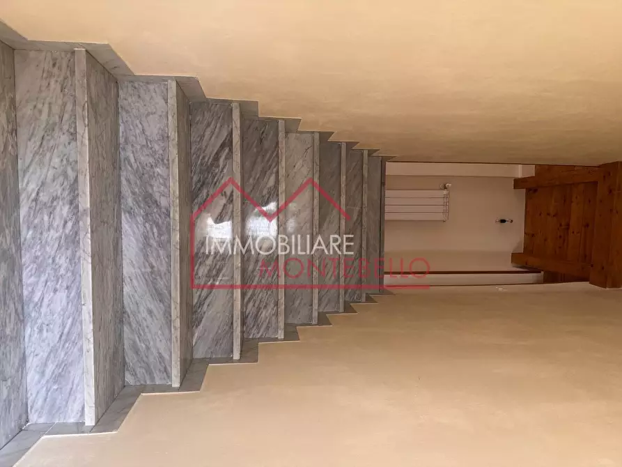 Immagine 27 di Casa colonica in vendita  a Camaiore