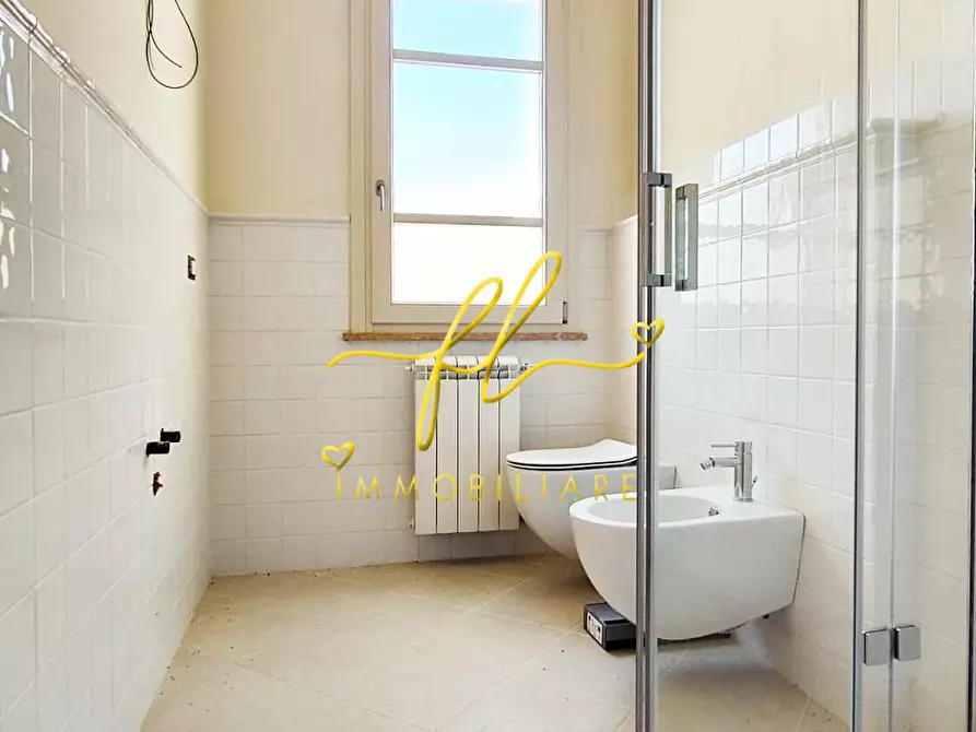 Immagine 12 di Appartamento in vendita  a Rosignano Marittimo