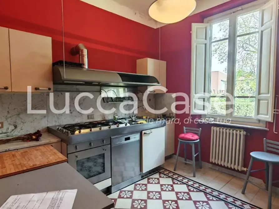 Immagine 21 di Villa in vendita  a Lucca