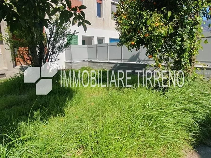 Immagine 25 di Appartamento in vendita  a Massa