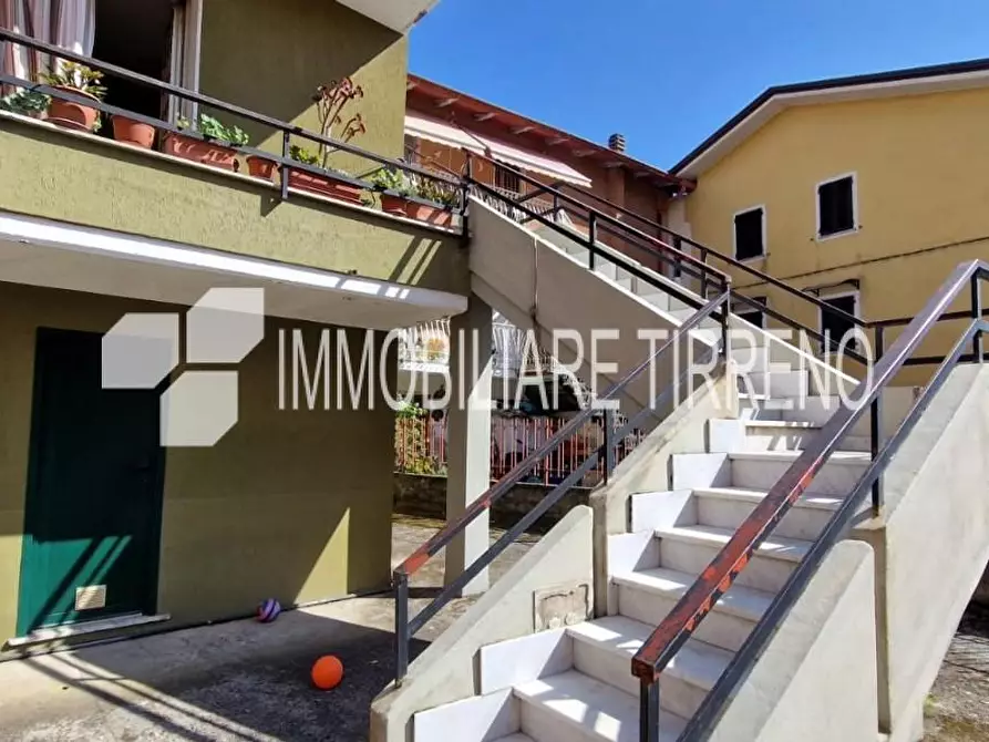 Immagine 11 di Terratetto in vendita  a Massa