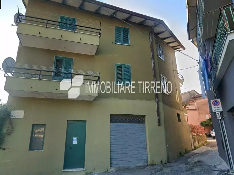 Immagine 4 di Terratetto in vendita  a Massa