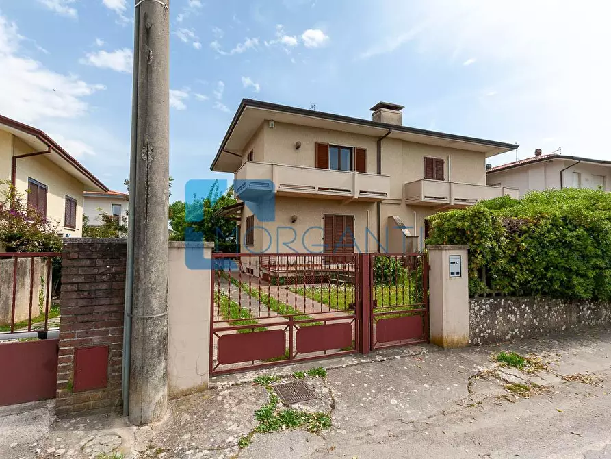 Immagine 4 di Casa bifamiliare in vendita  a Pietrasanta