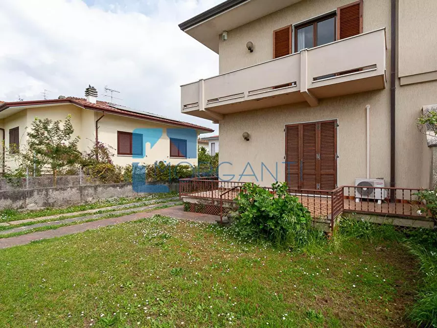 Immagine 6 di Casa bifamiliare in vendita  a Pietrasanta