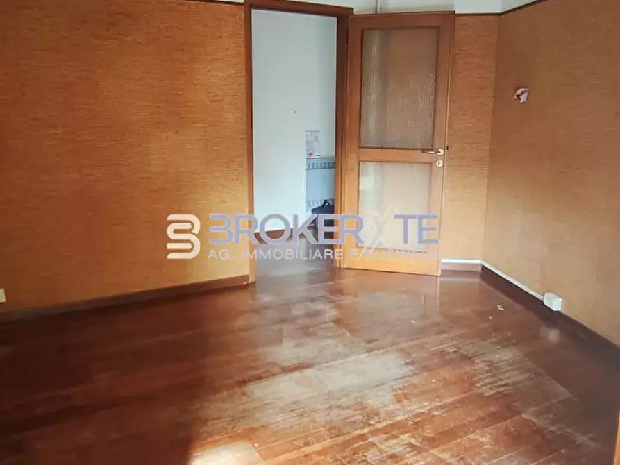 Immagine 11 di Appartamento in vendita  a Carrara