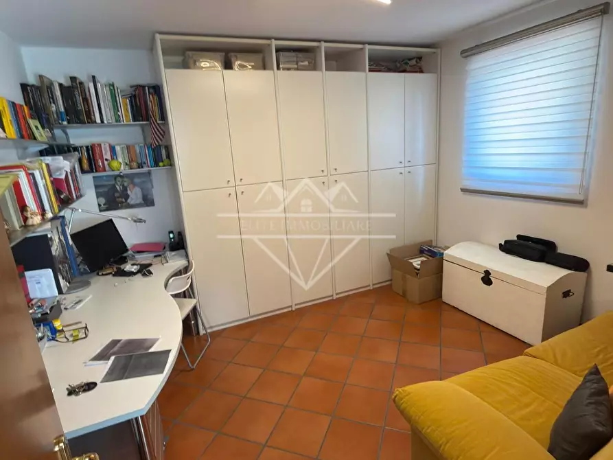 Immagine 3 di Casa semindipendente in vendita  a Carrara