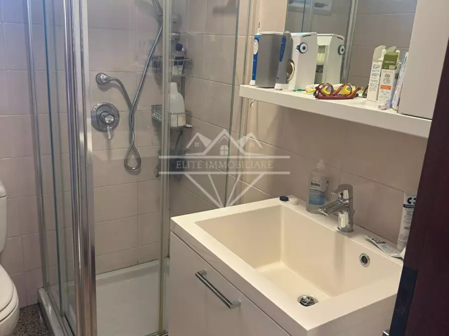 Immagine 5 di Casa semindipendente in vendita  a Carrara