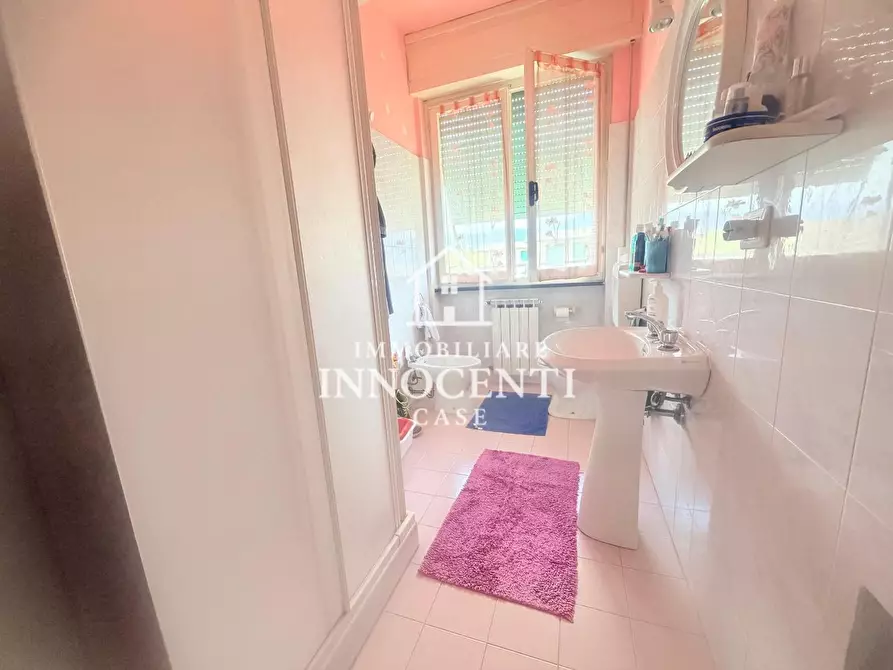 Immagine 10 di Appartamento in vendita  a Massa