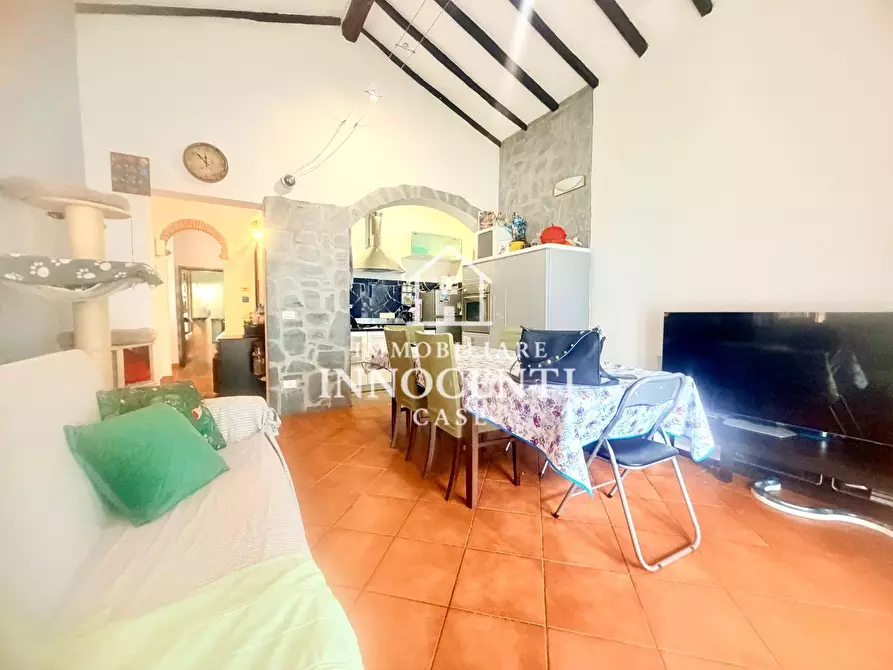 Immagine 2 di Appartamento in vendita  a Massa