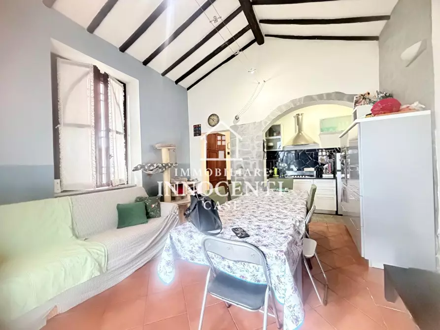 Immagine 1 di Appartamento in vendita  a Massa