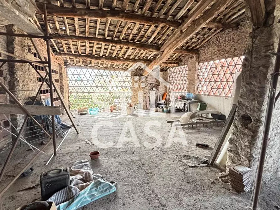 Immagine 7 di Deposito in vendita  a Capannori