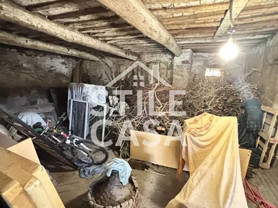 Immagine 5 di Deposito in vendita  a Capannori