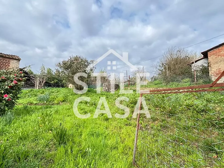 Immagine 7 di Deposito in vendita  a Capannori